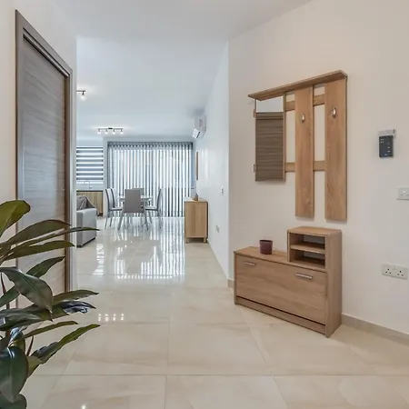 Modern & Bright Wi-fi & A/c Lejlighed