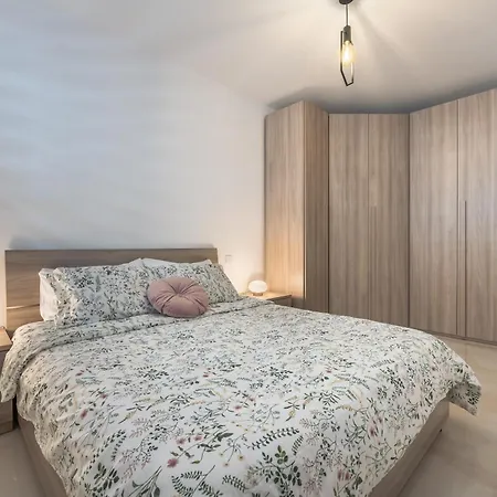 Lejlighed Modern & Bright Wi-fi & A/c *